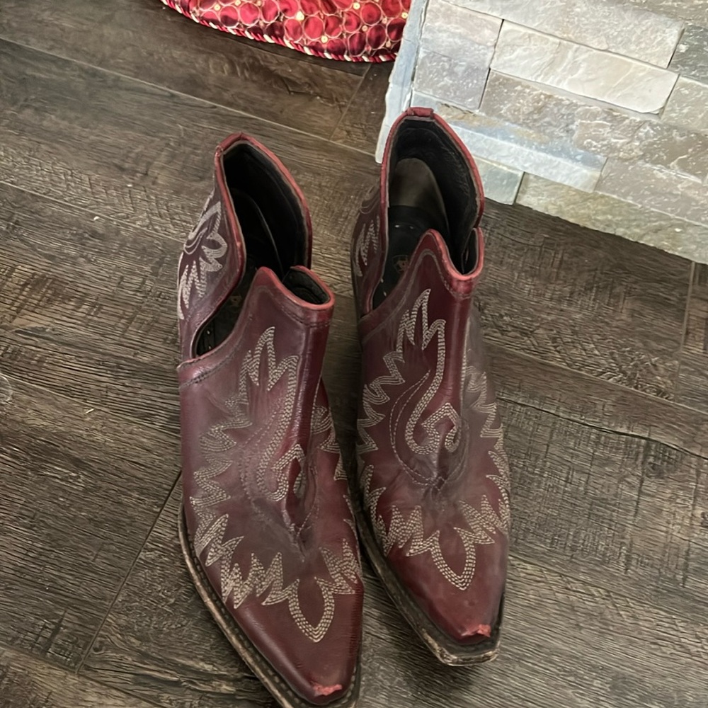 Ariat Dixon Boots dark red size 9.5